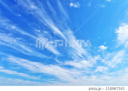 秋の青空と雲 秋の青空と雲 118967161
