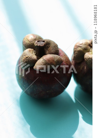 タイ産のマンゴスチン トロピカルフルーツ タイ産のマンゴスチン トロピカルフルーツ 118968181