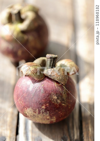 タイ産のマンゴスチン　トロピカルフルーツ 118968182