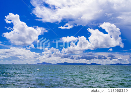 台風近づき嵐の予感 台風近づき嵐の予感 118968339