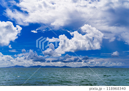 台風近づき嵐の予感 台風近づき嵐の予感 118968340