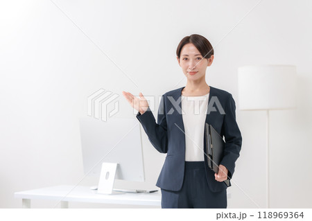 女性 ビジネス 女性 ビジネス 118969364