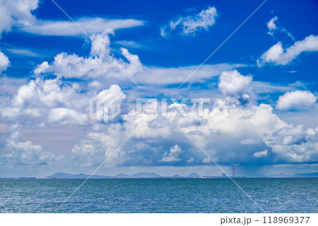 台風近づき嵐の予感 台風近づき嵐の予感 118969377