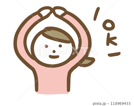 頭の上で丸を作ってOKの返事をする女性 118969433
