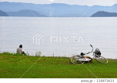 琵琶湖湖畔 118971613