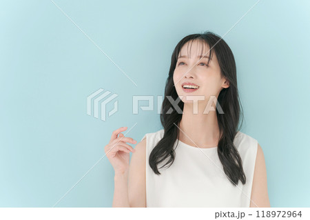 30代女性のビューティーポートレート 118972964