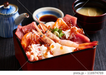 北海道風海鮮ちらし寿司 北海道風海鮮ちらし寿司 118974789
