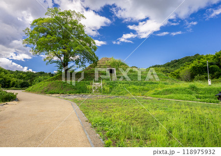 与楽カンジョ古墳(奈良県高市郡高取町) 与楽カンジョ古墳(奈良県高市郡高取町) 118975932
