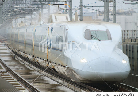 山陽／九州新幹線　N700系8000番台（R編成） 118976088