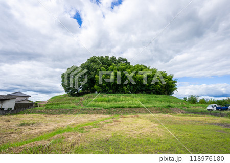 丸山古墳（畝傍陵墓参考地）奈良県橿原市大軽町 118976180