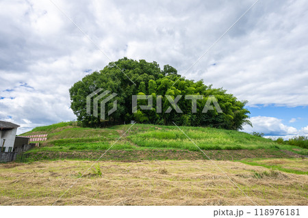丸山古墳(畝傍陵墓参考地)奈良県橿原市大軽町 丸山古墳(畝傍陵墓参考地)奈良県橿原市大軽町 118976181