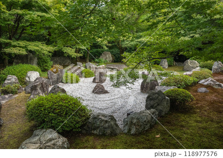 将軍塚 青龍殿庭園の枯山水(京都府京都市) 将軍塚 青龍殿庭園の枯山水(京都府京都市) 118977576