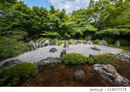 将軍塚 青龍殿庭園の枯山水(京都府京都市) 将軍塚 青龍殿庭園の枯山水(京都府京都市) 118977578