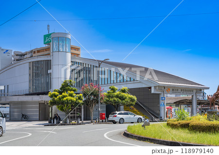 JR豊川駅と名鉄豊川線豊川駅の周辺の街並み(愛知県) JR豊川駅と名鉄豊川線豊川駅の周辺の街並み(愛知県) 118979140