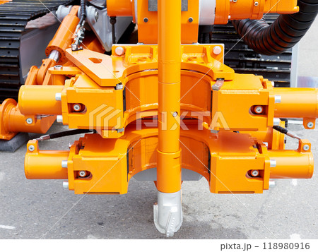 Compact multifunctional drilling rig 118980916