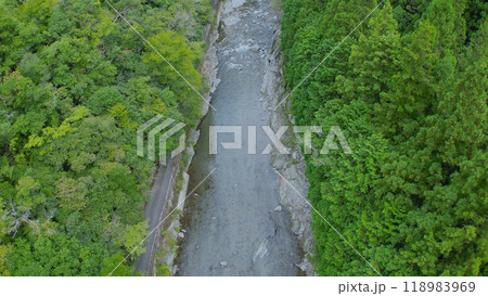 玉川峡の大自然 森と川のせせらぎ ドローン空撮09 玉川峡の大自然 森と川のせせらぎ ドローン空撮09 118983969