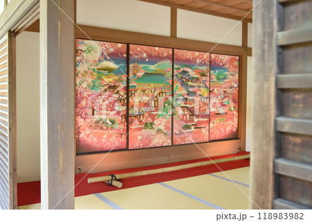 小野小町の襖絵　随心院　能の間 118983982