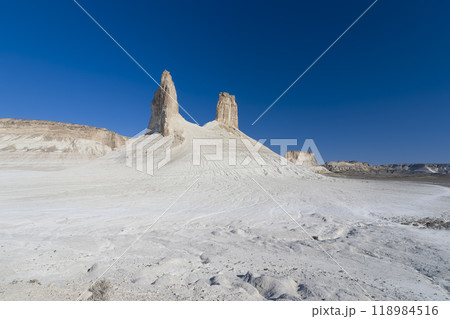 カザフスタン・マンギスタウ州　ボズジラの景観　/　Bozjyra, Kazakhstan 118984516