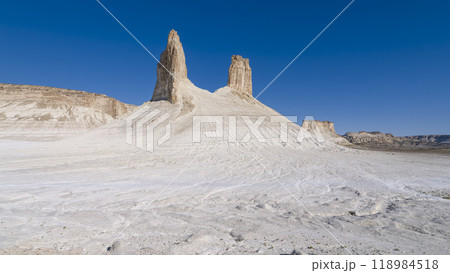 カザフスタン・マンギスタウ州　ボズジラの景観　/　Bozjyra, Kazakhstan 118984518