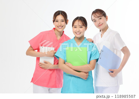 医療スタッフ、働く人々、看護師、白バック 118985507