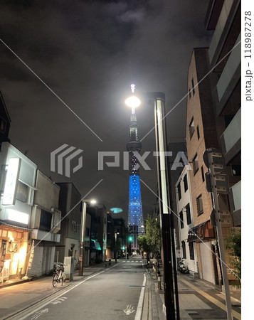 東京スカイツリーと下町の夜景 118987278