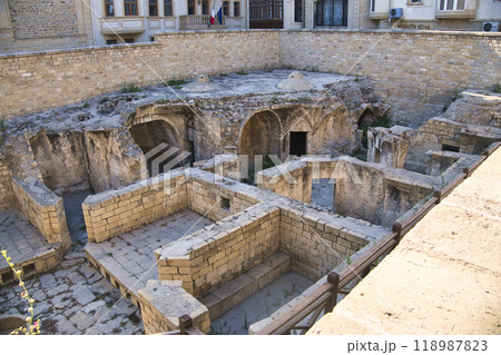 バクーの世界遺産・シルヴァンシャー宮殿の内部 バクーの世界遺産・シルヴァンシャー宮殿の内部 118987823