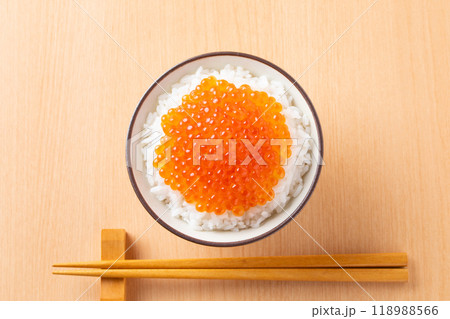 イクラ丼 118988566