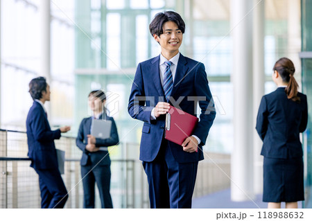 男性ビジネスマン 118988632