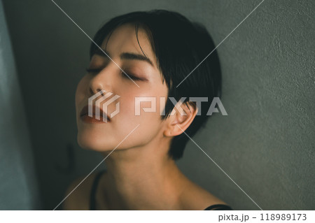 若い女性のビューティーポートレート 若い女性のビューティーポートレート 118989173