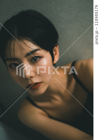 若い女性のビューティーポートレート 118989176