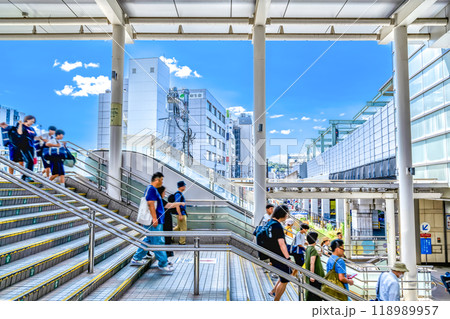 神奈川県川崎市の都市風景　登戸駅 118989957