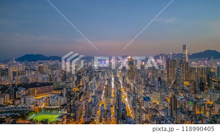 the Middle of Kowloon at twilight, hong kong 118990405