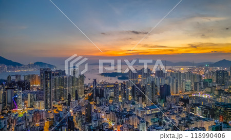 sunset view the West Kowloon, Hong Kong 118990406