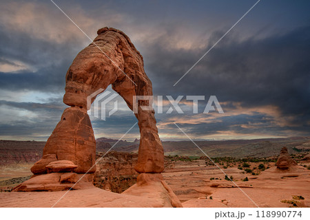 Delicate Arch during sunset Delicate Arch during sunset 118990774