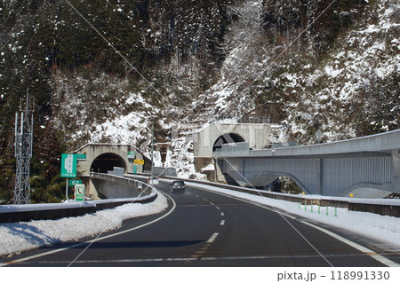 長良川・小瀬子トンネル・東海北陸自動車道【岐阜県郡上市】 118991330