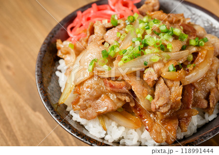 豚バラ丼 118991444