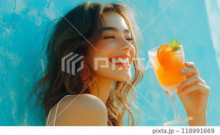 夏の爽やかカクテルと笑顔の瞬間 夏の爽やかカクテルと笑顔の瞬間 118991669