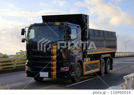 ダンプトラック 118992014