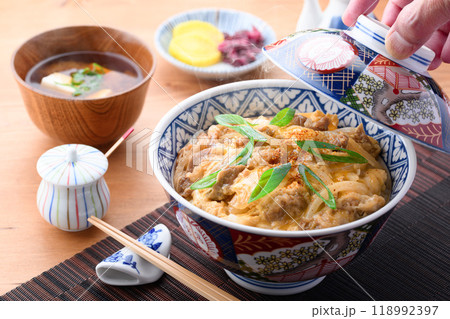 他人丼 （ 牛とじ丼 ） 118992397