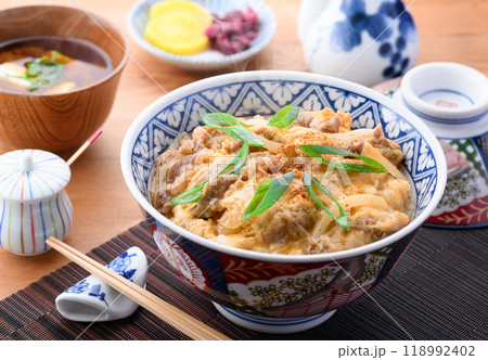 他人丼 ( 牛とじ丼 ) 他人丼 ( 牛とじ丼 ) 118992402