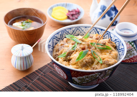 他人丼 （ 牛とじ丼 ） 118992404