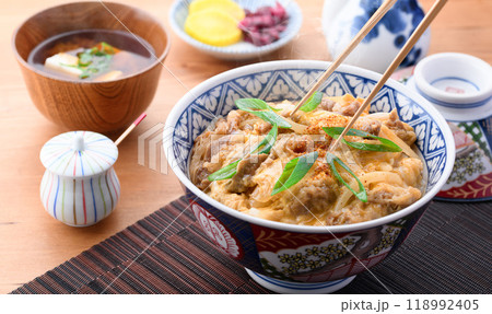 他人丼 （ 牛とじ丼 ） 118992405