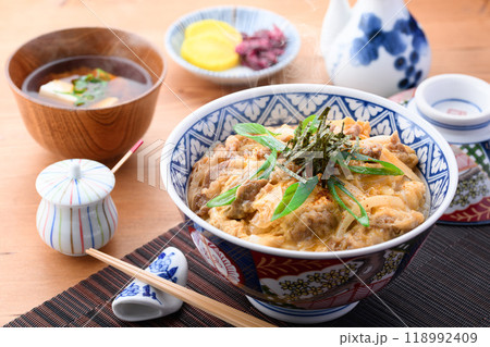 他人丼 （ 牛とじ丼 ） 118992409