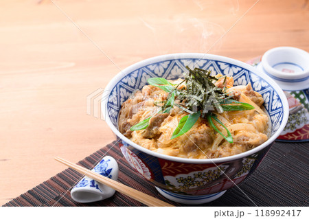 他人丼 ( 牛とじ丼 ) 他人丼 ( 牛とじ丼 ) 118992417