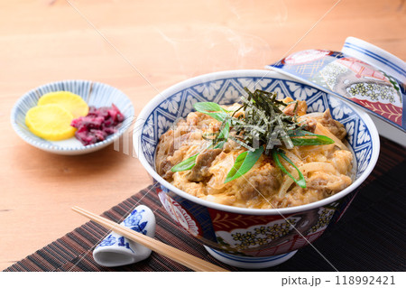 他人丼 （ 牛とじ丼 ） 118992421