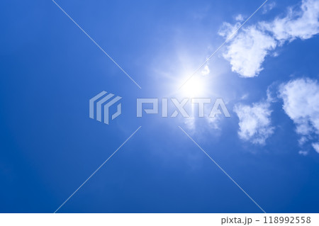 夏の空と太陽と雲　横浜 118992558