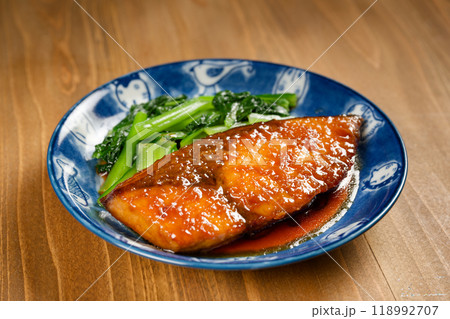 ブリの照り焼き 118992707