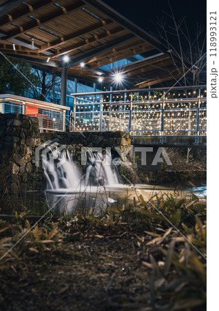 ライトアップされた虎渓用水広場 ライトアップされた虎渓用水広場 118993121