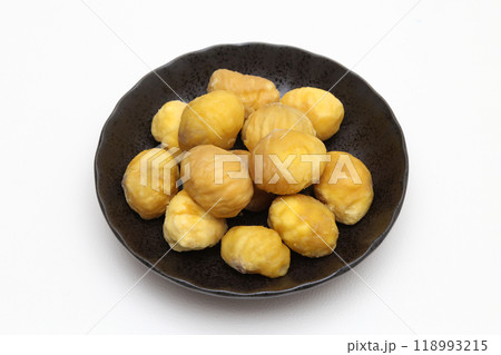 ゆで栗（渋皮が綺麗にむけたゆで栗） 118993215