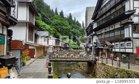 銀山温泉 ノスタルジックな町並み【日本・山形】 銀山温泉 ノスタルジックな町並み【日本・山形】 118995355